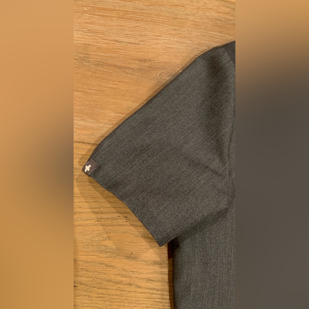 FIGS Women's Graphite Scrub Set | Casma Top Small | Yola Pants S/P - Picture 6 of 16